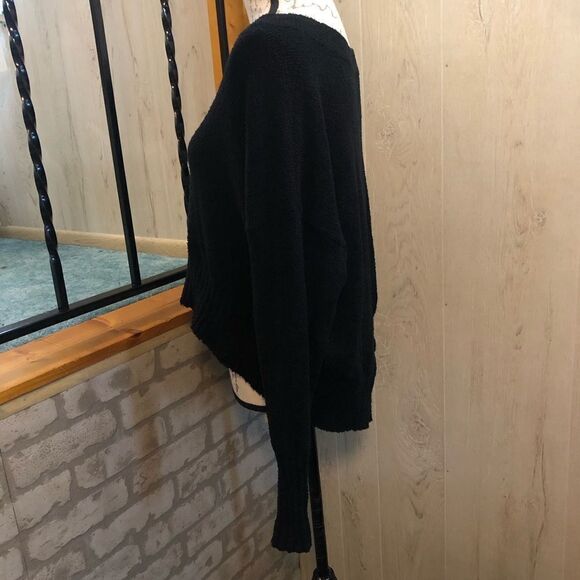 Express long sleeve black cropped sweater size XS - Picture 6 of 16